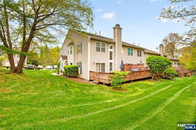 554 Adirondack Court, Mahwah, NJ 07430
