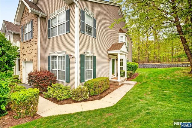 554 Adirondack Court, Mahwah, NJ 07430
