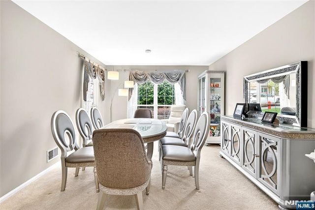 554 Adirondack Court, Mahwah, NJ 07430