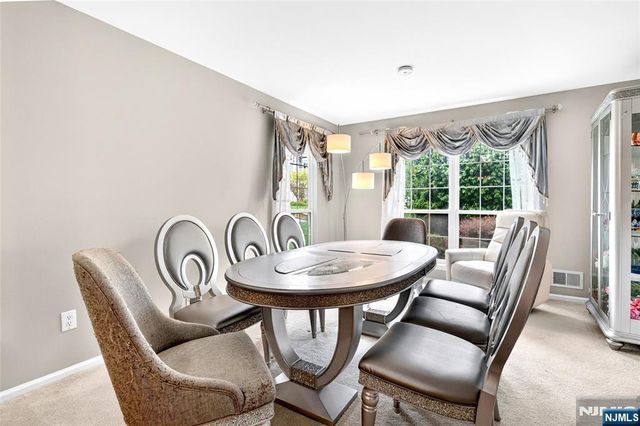 554 Adirondack Court, Mahwah, NJ 07430
