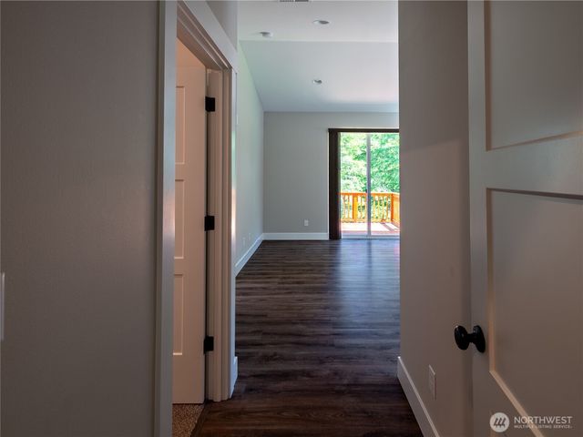 18706 232ND Avenue E, Orting, WA 98360