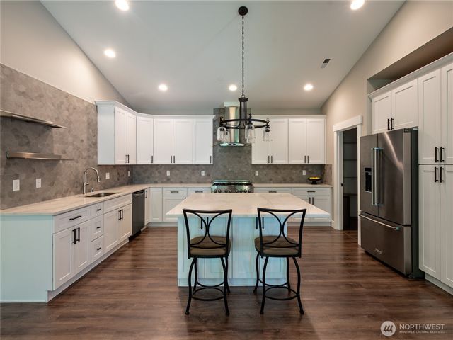 18706 232ND Avenue E, Orting, WA 98360
