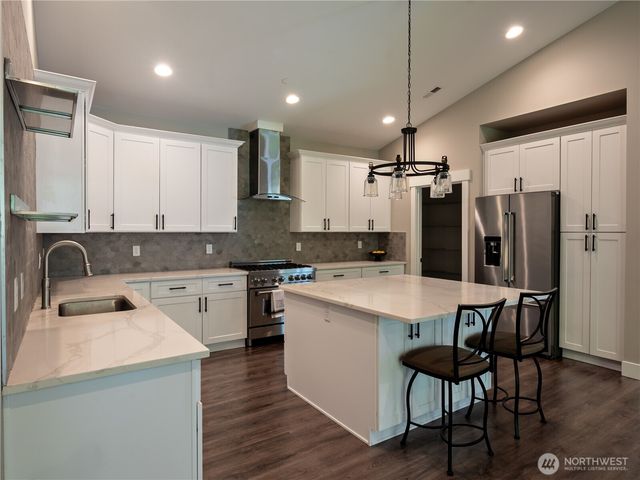 18706 232ND Avenue E, Orting, WA 98360