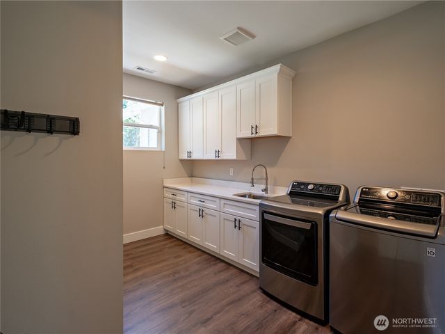18706 232ND Avenue E, Orting, WA 98360