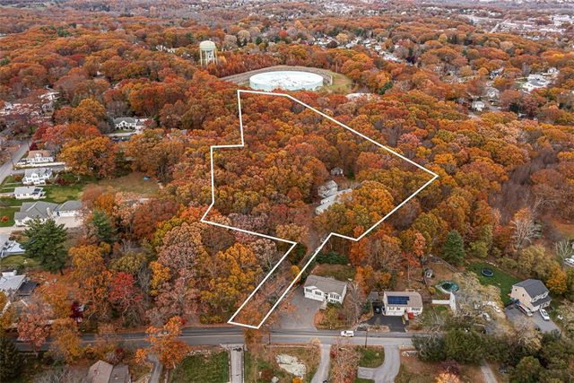 101 Cobble Hill Road, Lincoln, RI 02865