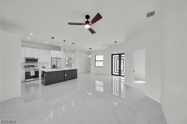 2903 NW 3rd ST, Cape Coral, FL 33993