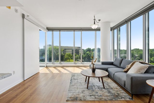 8161 33rd Avenue S 609, Bloomington, MN 55425