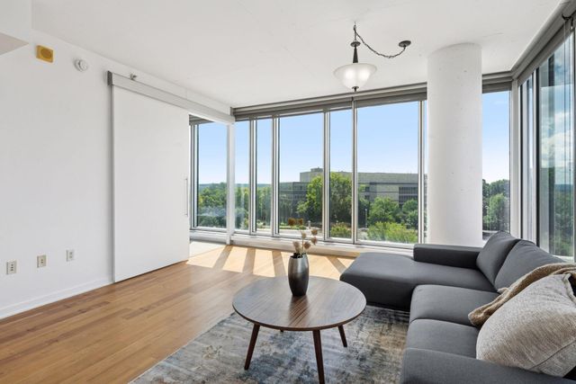 8161 33rd Avenue S 609, Bloomington, MN 55425