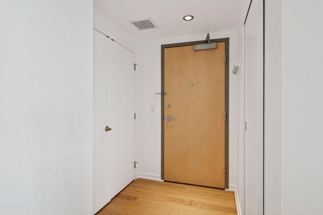 8161 33rd Avenue S 609, Bloomington, MN 55425