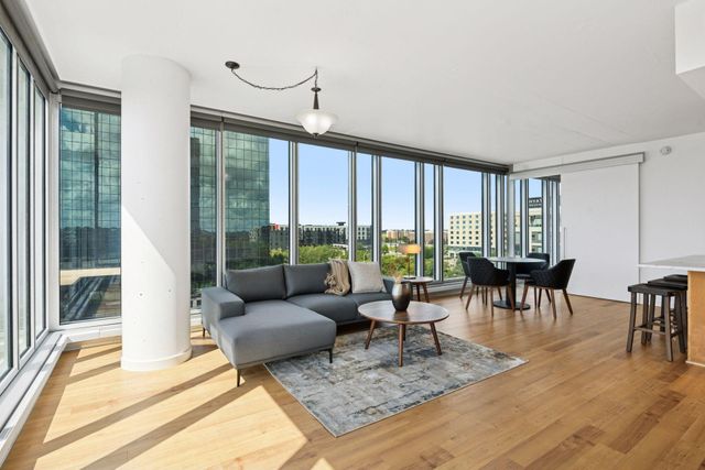 8161 33rd Avenue S 609, Bloomington, MN 55425