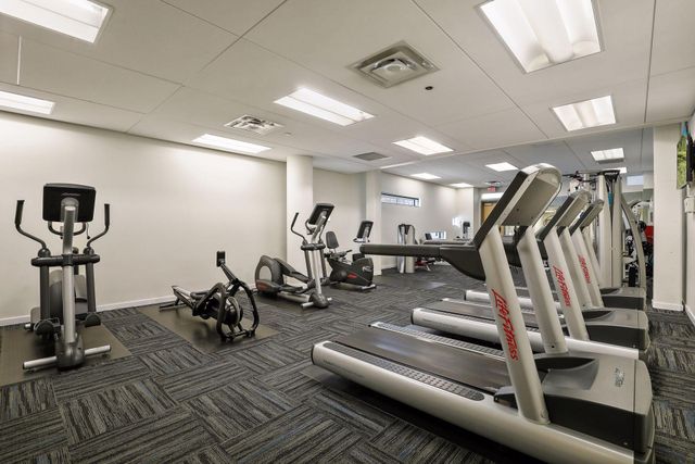 8161 33rd Avenue S 609, Bloomington, MN 55425