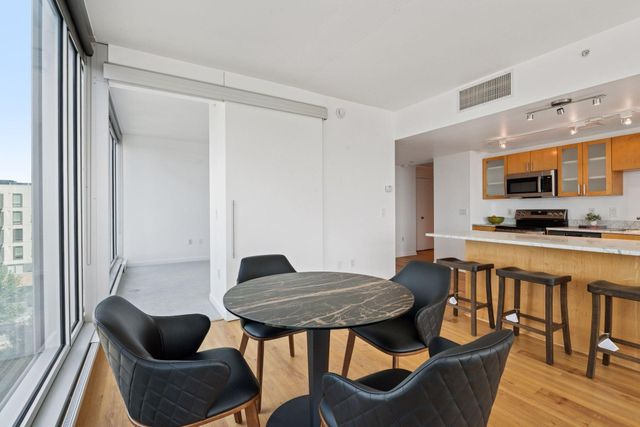 8161 33rd Avenue S 609, Bloomington, MN 55425