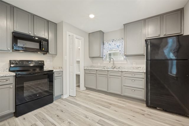 717 Small Street, Bowie, TX 76230