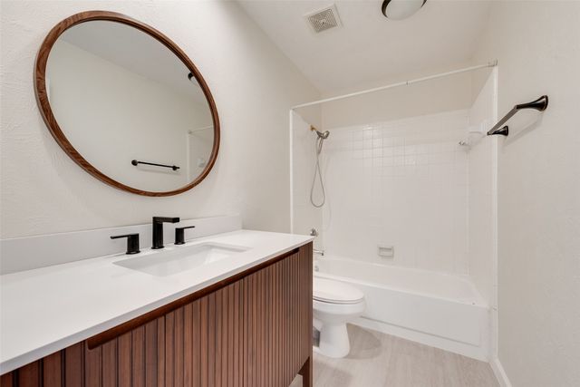 1114 Wood Heights Drive, Lewisville, TX 75067