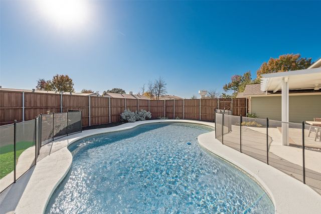 1114 Wood Heights Drive, Lewisville, TX 75067