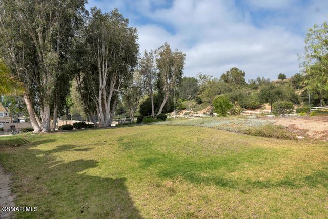 2776 Erringer Road 19, Simi Valley, CA 93065