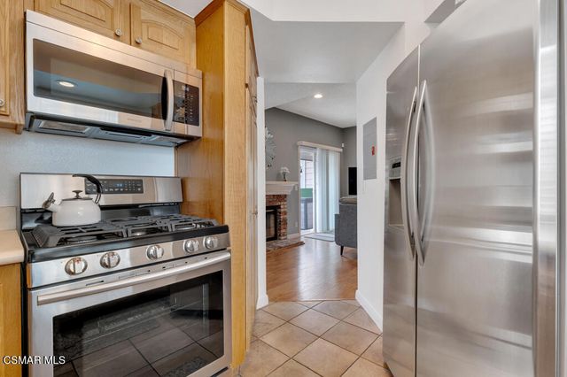 2776 Erringer Road 19, Simi Valley, CA 93065
