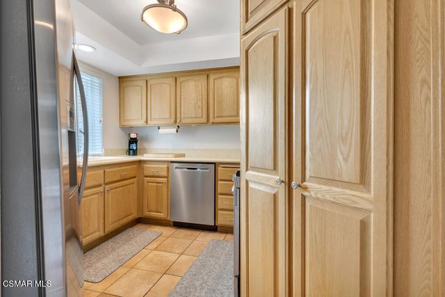2776 Erringer Road 19, Simi Valley, CA 93065