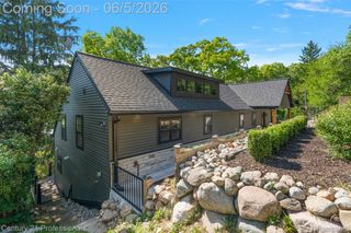 1420 Pettibone Lake Road, Highland Charter Township, MI 48356