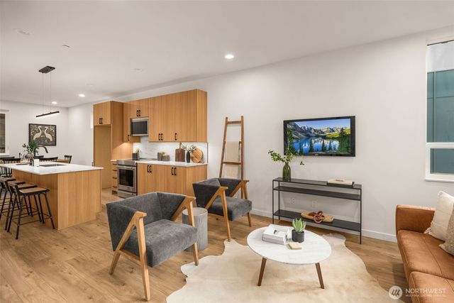 916 A 15th Avenue, Seattle, WA 98122