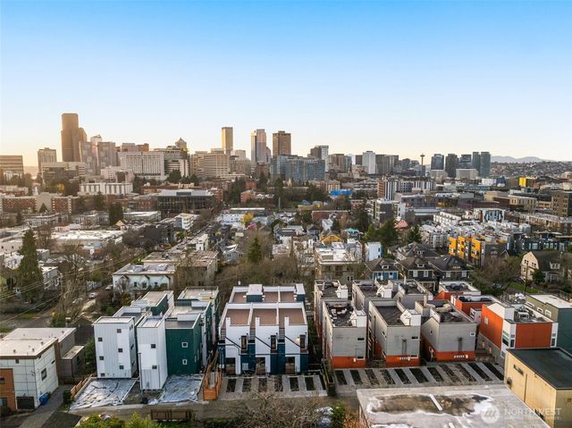 916 A 15th Avenue, Seattle, WA 98122