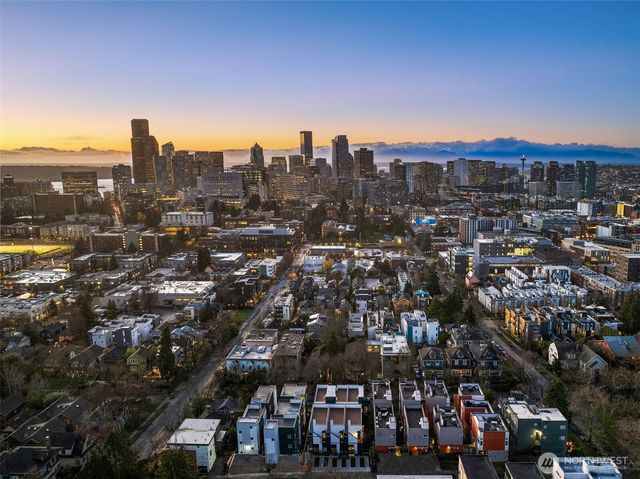 916 A 15th Avenue, Seattle, WA 98122