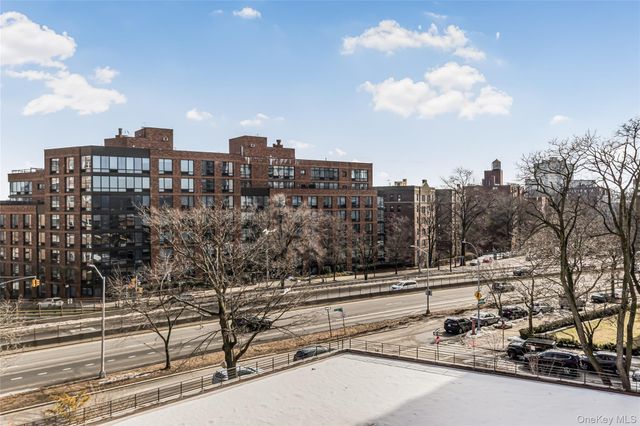 3515 Henry Hudson Parkway 5G, Bronx, NY 10463