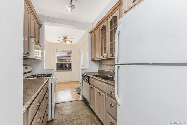 3515 Henry Hudson Parkway 5G, Bronx, NY 10463