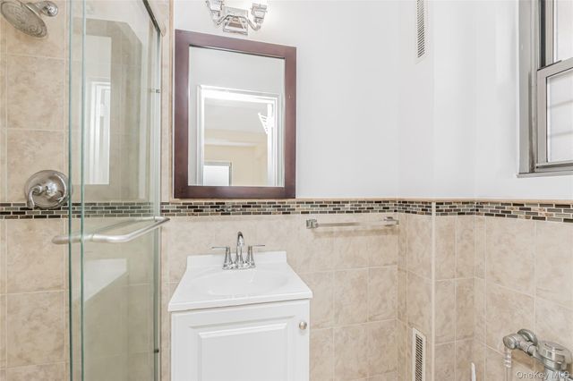 3515 Henry Hudson Parkway 5G, Bronx, NY 10463