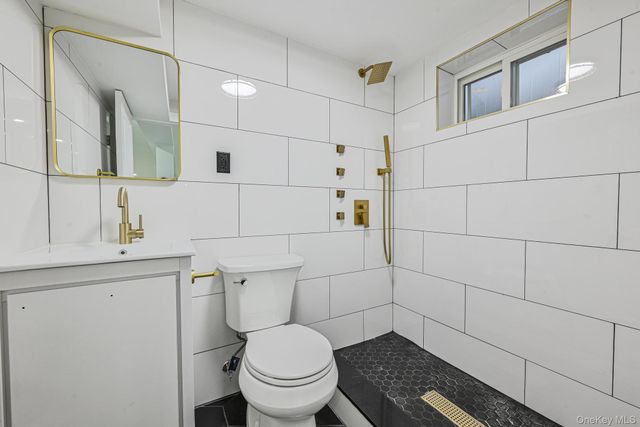 92-43 76th Street, Woodhaven, NY 11421