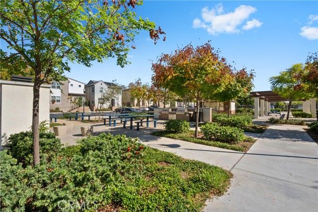 5604 Altamura Way 10, Fontana, CA 92336