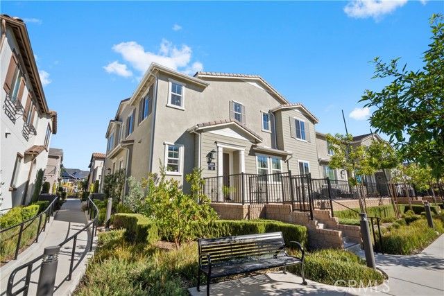 5604 Altamura Way 10, Fontana, CA 92336