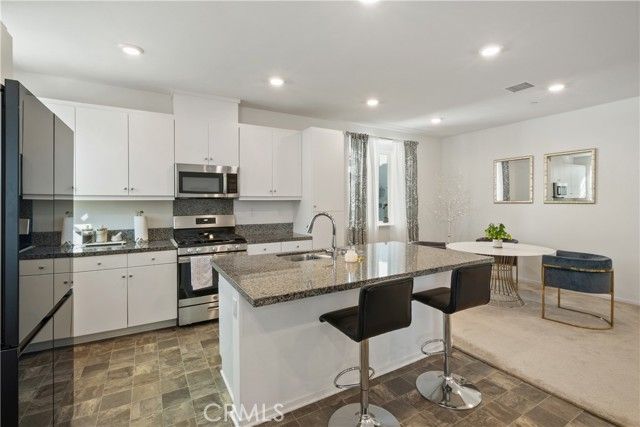 5604 Altamura Way 10, Fontana, CA 92336