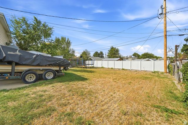 1994 W CHAMPAGNE AVE, Taylorsville, UT 84129
