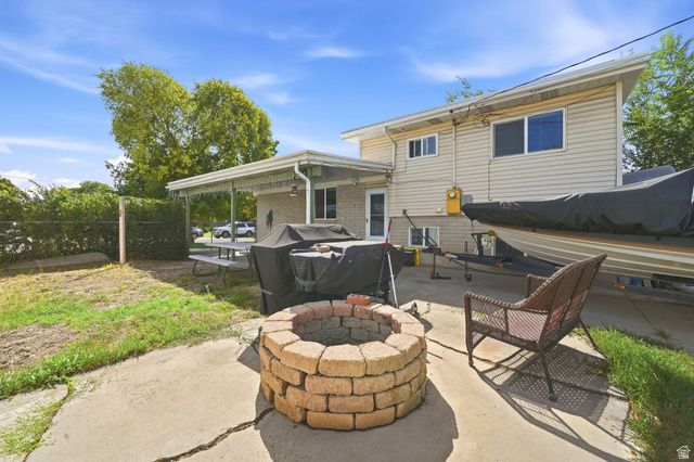 1994 W CHAMPAGNE AVE, Taylorsville, UT 84129