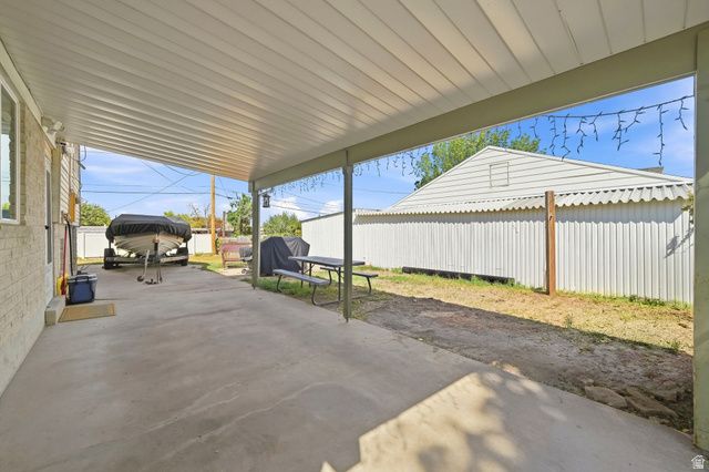 1994 W CHAMPAGNE AVE, Taylorsville, UT 84129