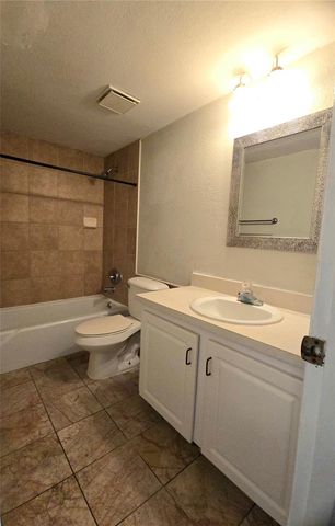 1920 E EDGEWOOD DRIVE J5, Lakeland, FL 33803