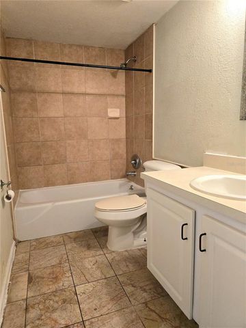 1920 E EDGEWOOD DRIVE J5, Lakeland, FL 33803