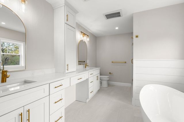 13 Whitman Circle 13, Bellingham, MA 02019