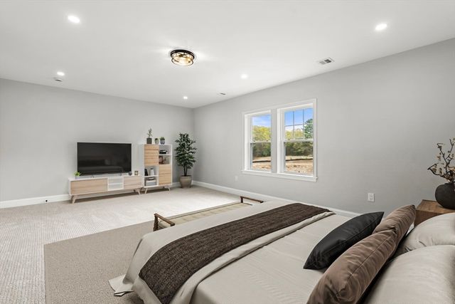 13 Whitman Circle 13, Bellingham, MA 02019