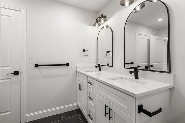 13 Whitman Circle 13, Bellingham, MA 02019