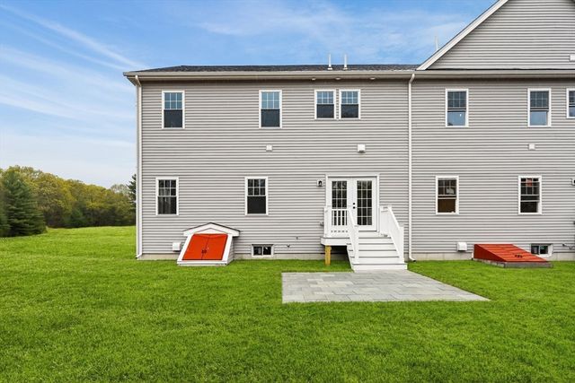 13 Whitman Circle 13, Bellingham, MA 02019