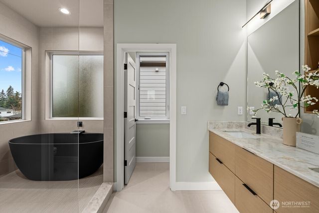 1506 6th Street W, Kirkland, WA 98033