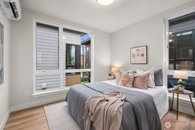 1506 6th Street W, Kirkland, WA 98033