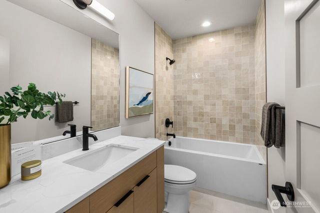 1506 6th Street W, Kirkland, WA 98033