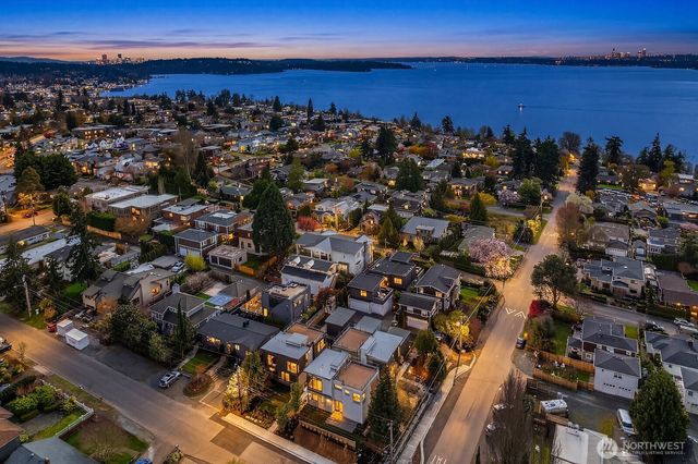 1506 6th Street W, Kirkland, WA 98033