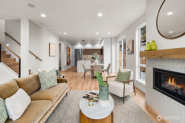 1506 6th Street W, Kirkland, WA 98033