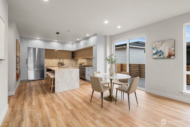 1506 6th Street W, Kirkland, WA 98033