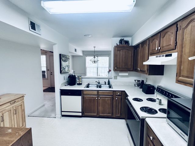 102 Pepper Ridge Cir, Antioch, TN 37013