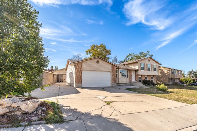 3816 S PHEASANT GLEN DR, West Valley City, UT 84120